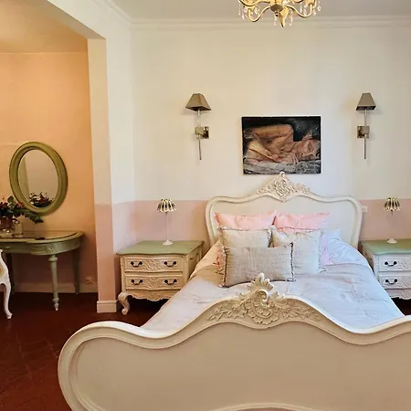 Beautiful And Spacious 3 Bed Character With Large, Private Heated Pool Hébergement de vacances