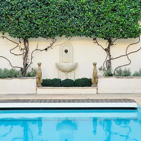 Hébergement de vacances Beautiful And Spacious 3 Bed Character With Large, Private Heated Pool
