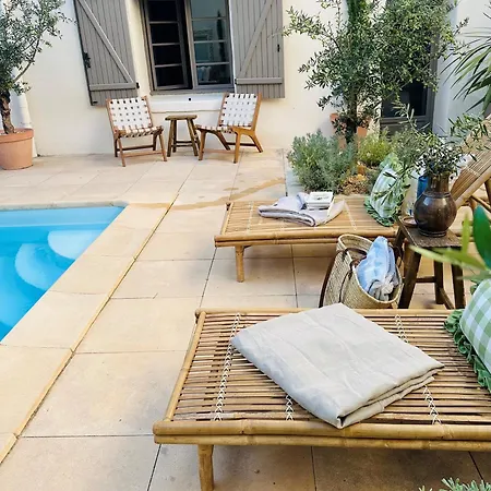 Beautiful And Spacious 3 Bed Character With Large, Private Heated Pool Pouzolles