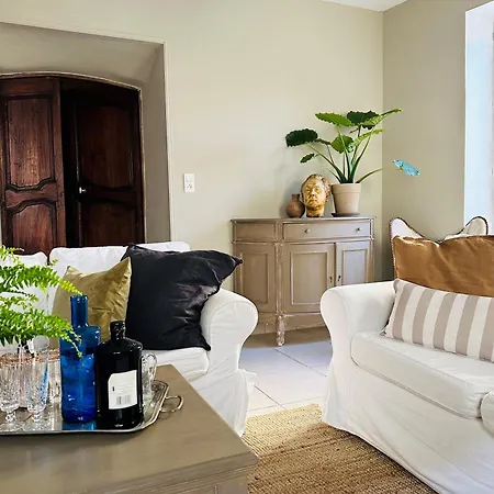 Beautiful And Spacious 3 Bed Character With Large, Private Heated Pool Hébergement de vacances *