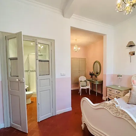 Beautiful And Spacious 3 Bed Character With Large, Private Heated Pool * Pouzolles