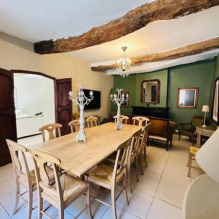 Beautiful And Spacious 3 Bed Character With Large, Private Heated Pool Hébergement de vacances Pouzolles