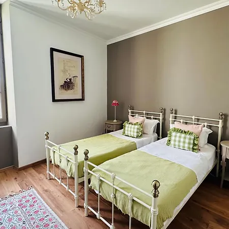Beautiful And Spacious 3 Bed Character With Large, Private Heated Pool *