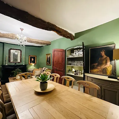 度假居 Beautiful And Spacious 3 Bed Character With Large, Private Heated Pool